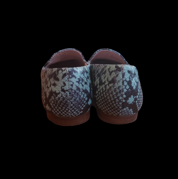 Gianni Bini Blue Snake Skin Loafers size 7 - Picture 4 of 6